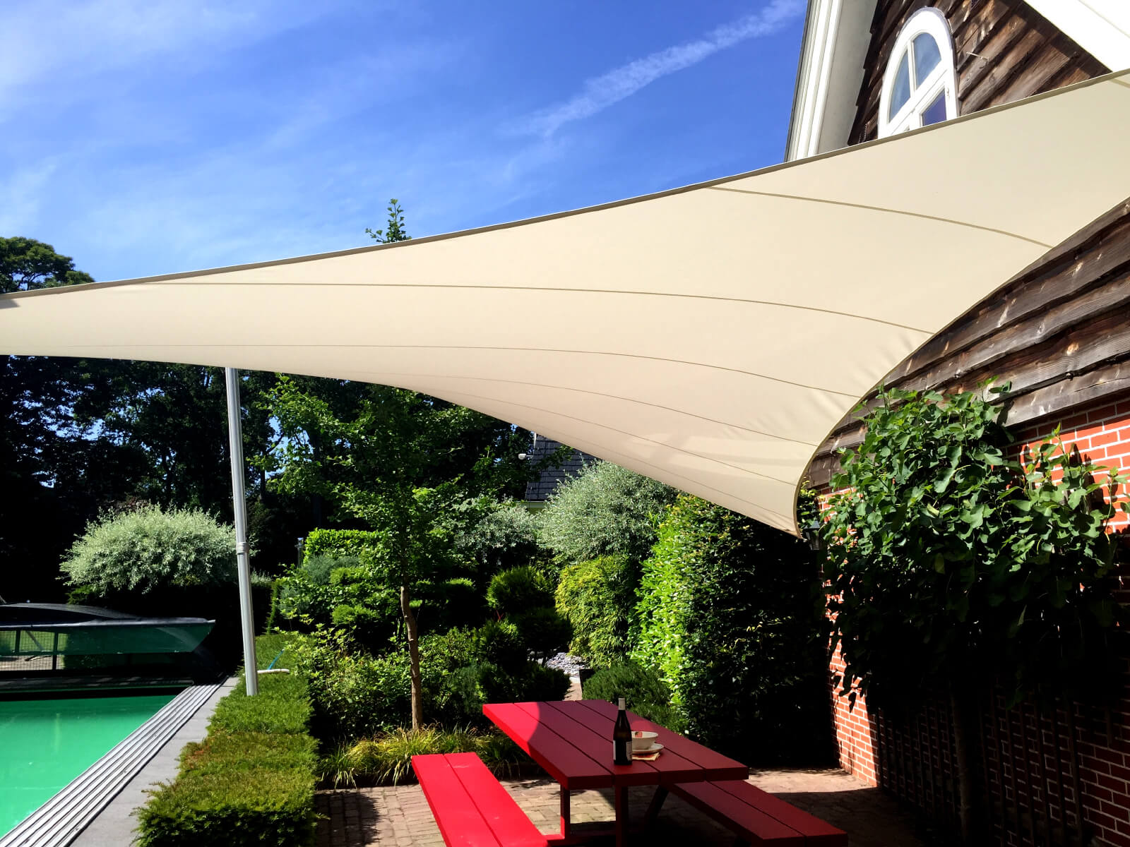 Our textile roof carport is Tailor based on your aesthetic and functional needs
