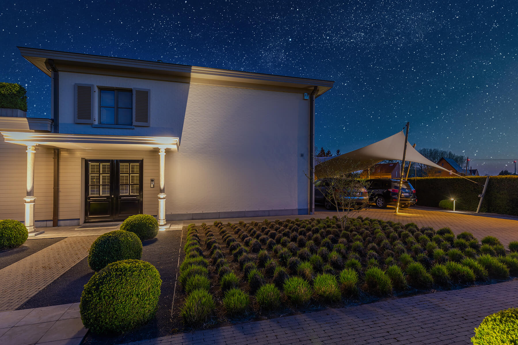 Onze terrasoverkappingen van zeildoek op maat zijn toepasbaar voor oppervlaktes tot circa 120 vierkante meter.